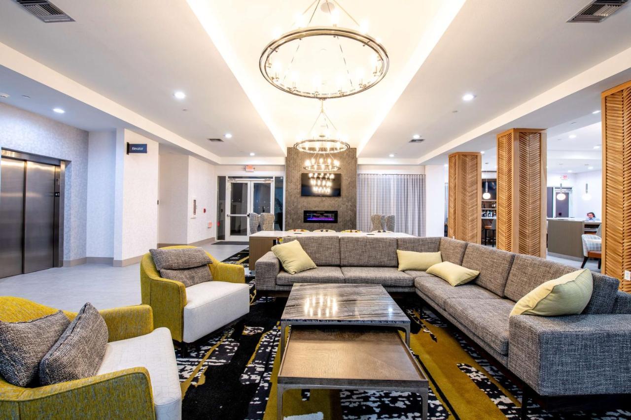 Doubletree Charles Hotel