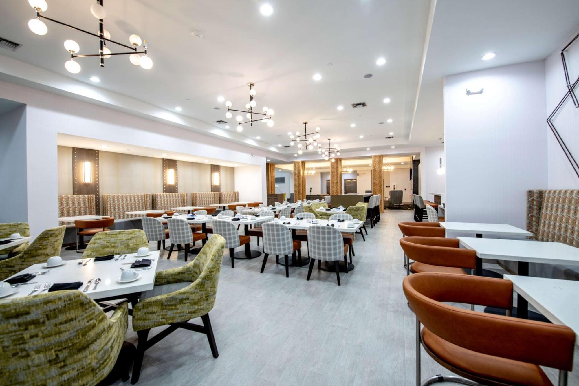 Hotel Doubletree Charles 4*
